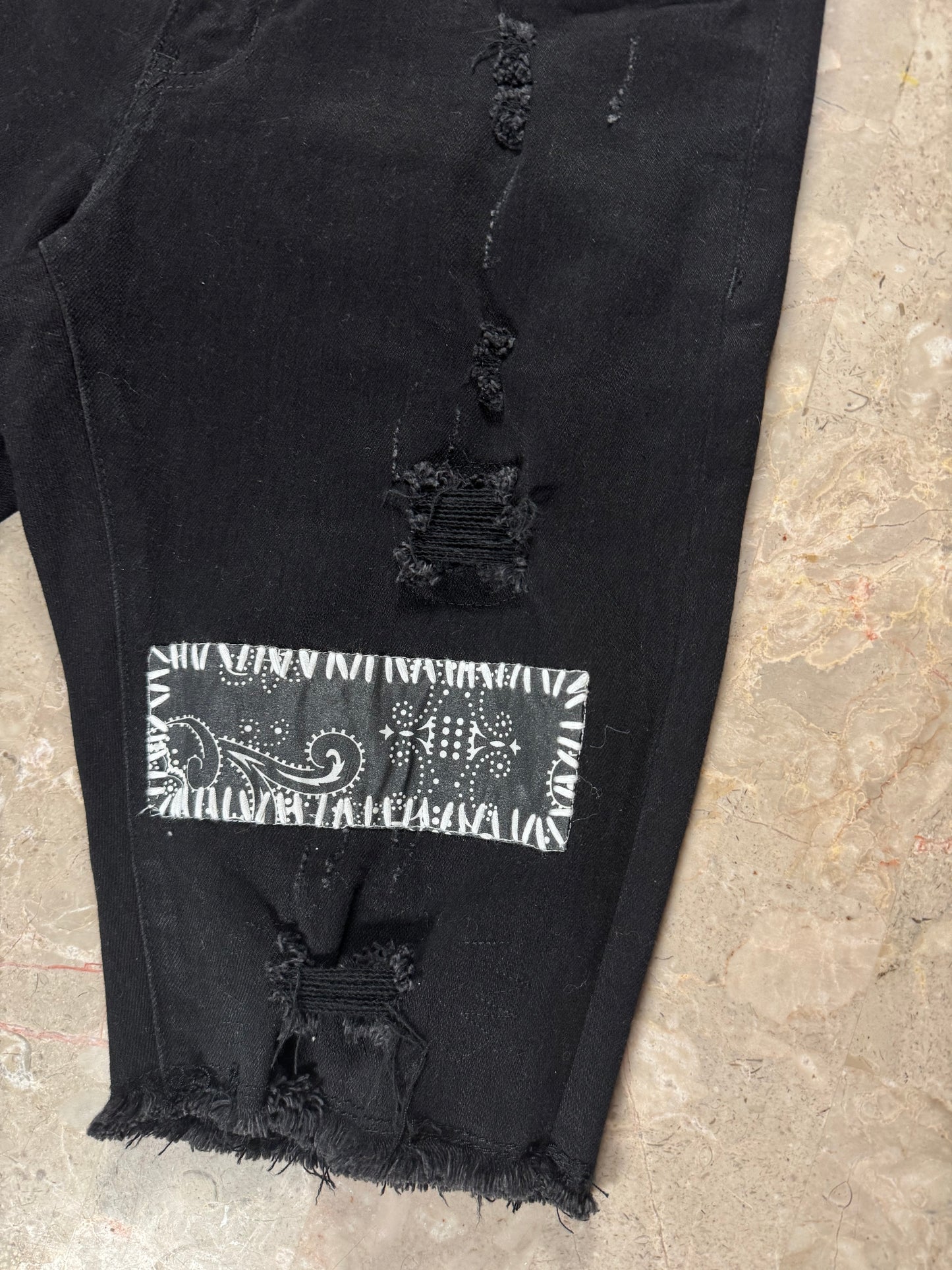 EMBELLISH LOW CUT SHORTS Black