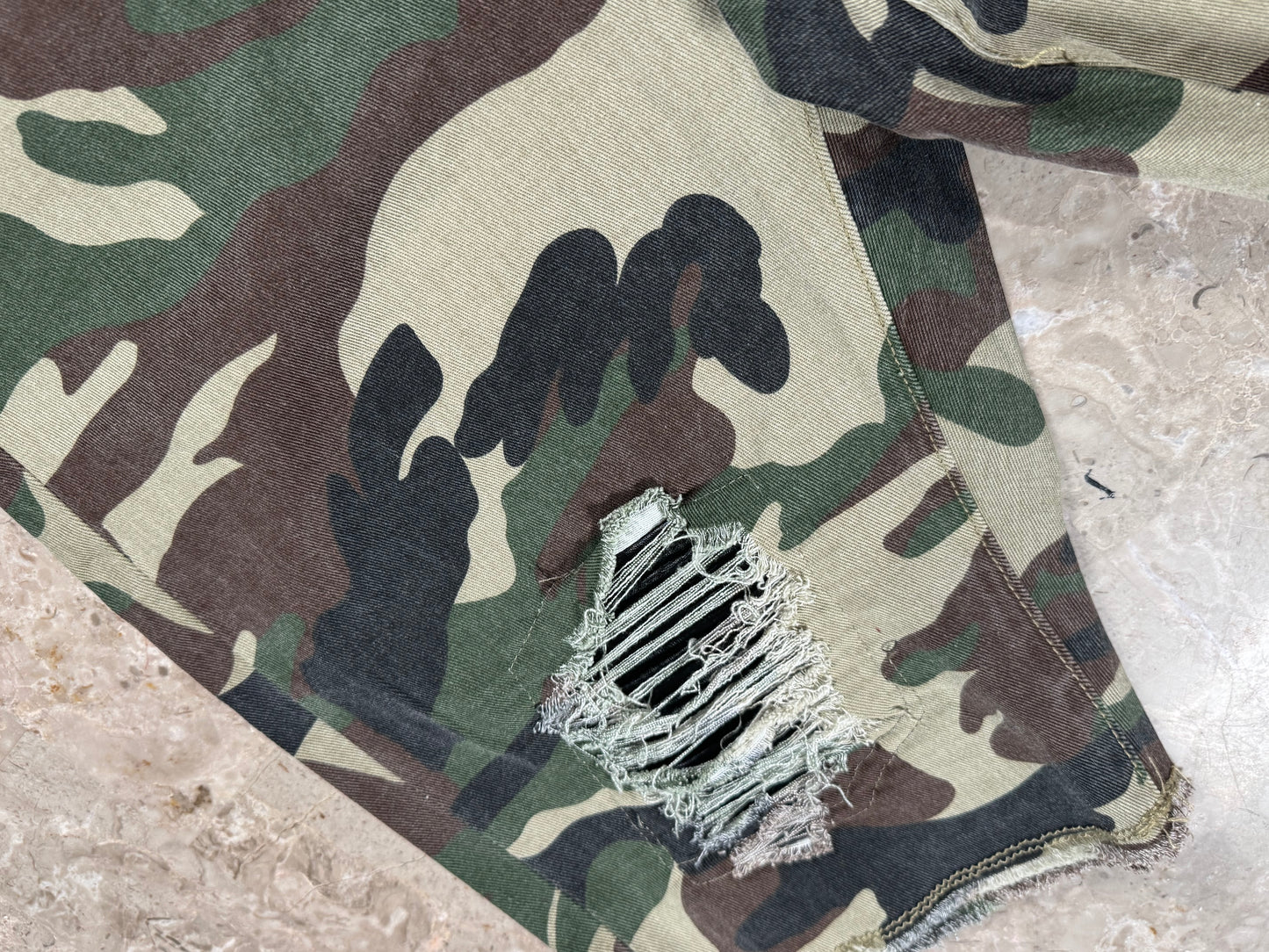 EMBELLISH LOW CUT SHORTS camo